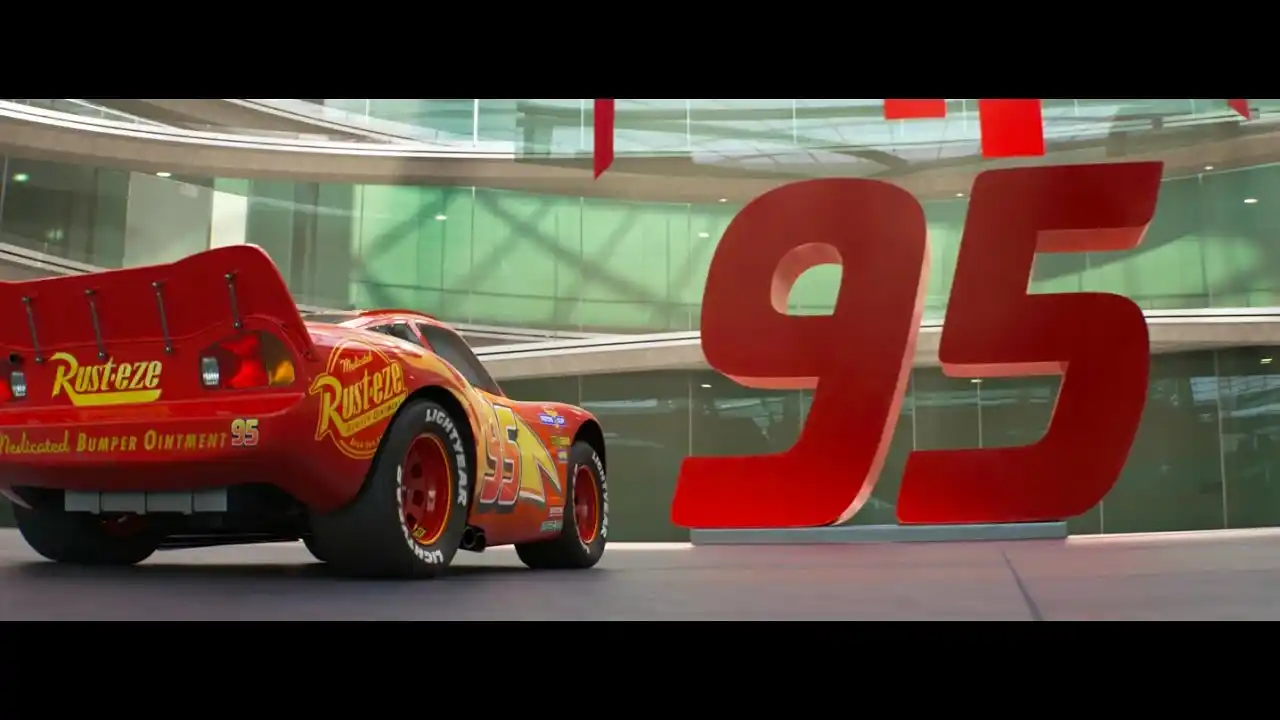 Cars 3 "Lightning Strikes" Extended Look