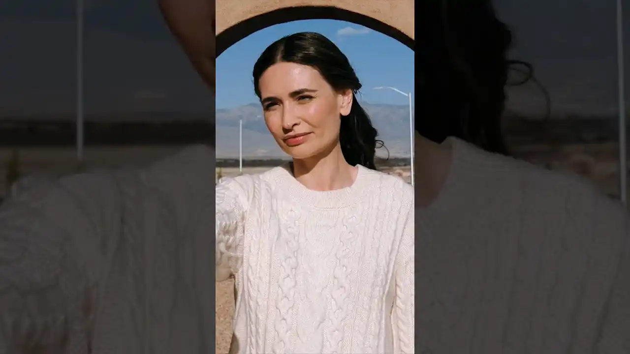 Video: The world from Carol's point of view. Watch the Emmy-nominated directing of #Pluribus on Apple TV.