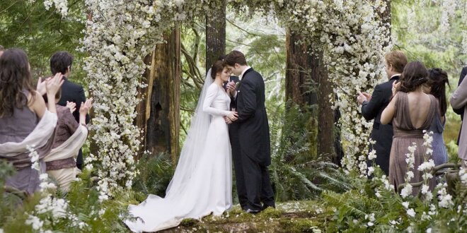  Bella Swan (Kristen Stewart) und Edward Cullen (Robert Pattinson) heiraten
