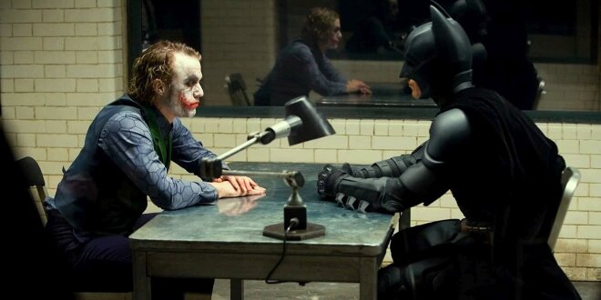Joker (Heath Ledger) und Batman (Christian Bale) in The Dark Knight (2008)
