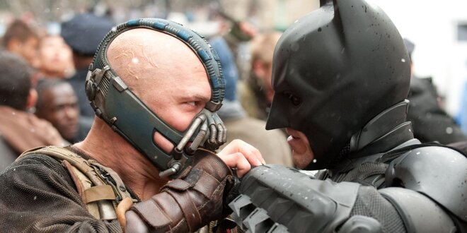 Bane (Tom Hardy) und Batman (Christian Bale) in The Dark Knight Rises (2012)