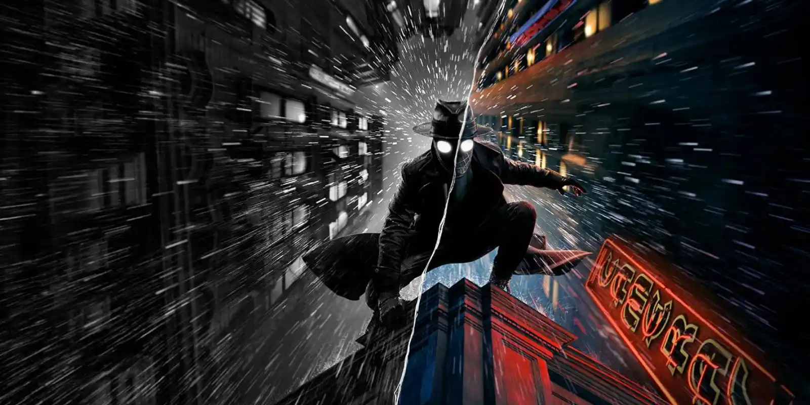 Spider-Man Noir in Trenchcoat und Fedora springt durch ein nächtliches New York im Regen, die Szene ist zur Hälfte schwarzweiß und zur Hälfte farbig