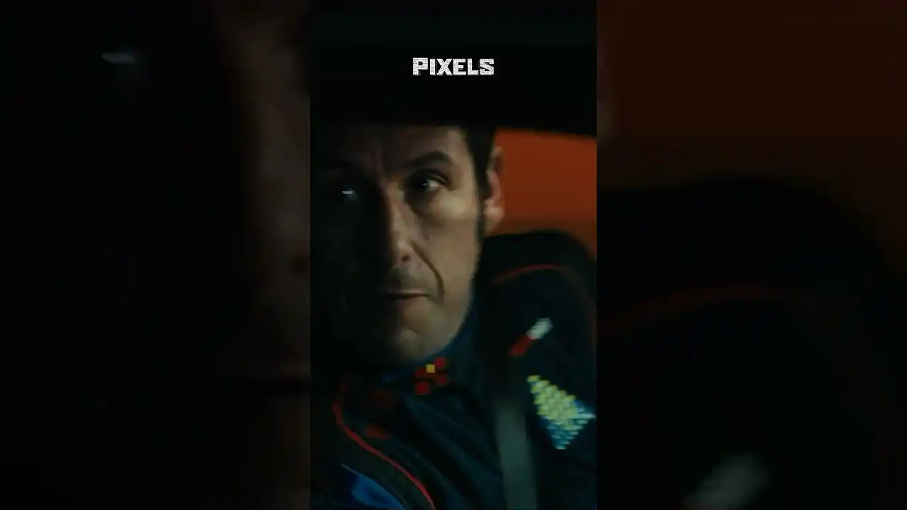 Pixels &ndash; Trailer: Diesen Sohn lieber mit Samthandschuhen anfassen. 🎮😮👾 Schau #Pixels jetzt bei #Sky.