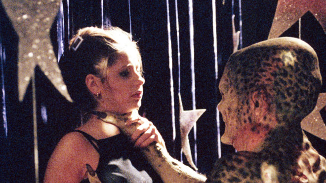 Buffy - Im Bann der Dämonen 01x09 - Buffy lässt die Puppen tanzen