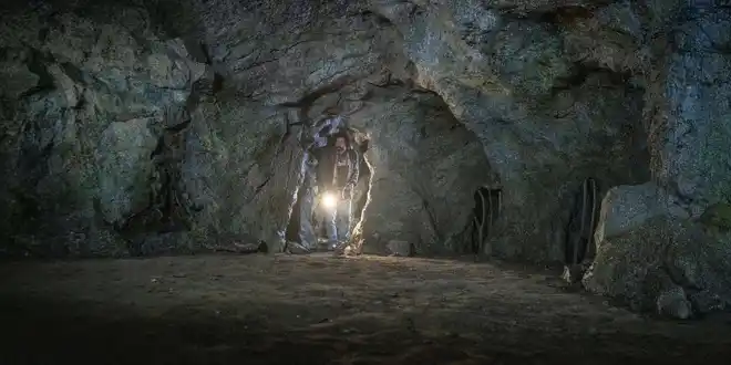 FROM 4x09 &ndash; Szenenbild