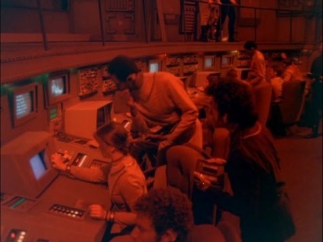 Kampfstern Galactica 01x10 - Mission Galactica: Angriff der Zylonen Teil I