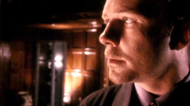 Smallville 02x13 - Wer schoss auf Lionel Luthor?