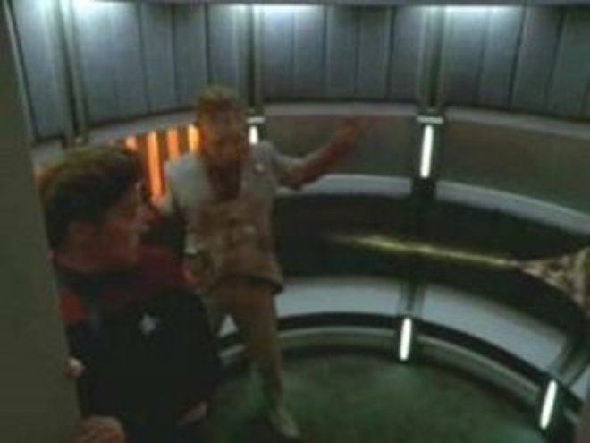 Star Trek: Raumschiff Voyager 03x12 - Makrokosmos
