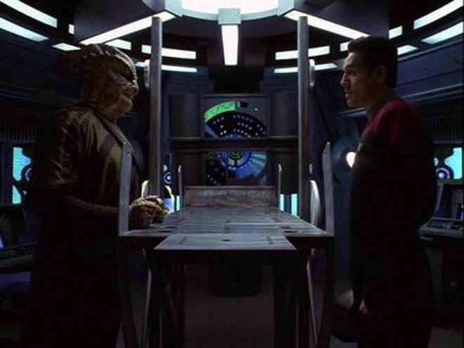 Star Trek: Raumschiff Voyager 03x23 - Herkunft aus der Ferne