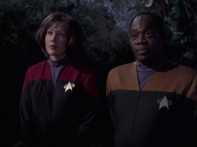 Star Trek: Raumschiff Voyager 06x21 - Lebe flott und in Frieden