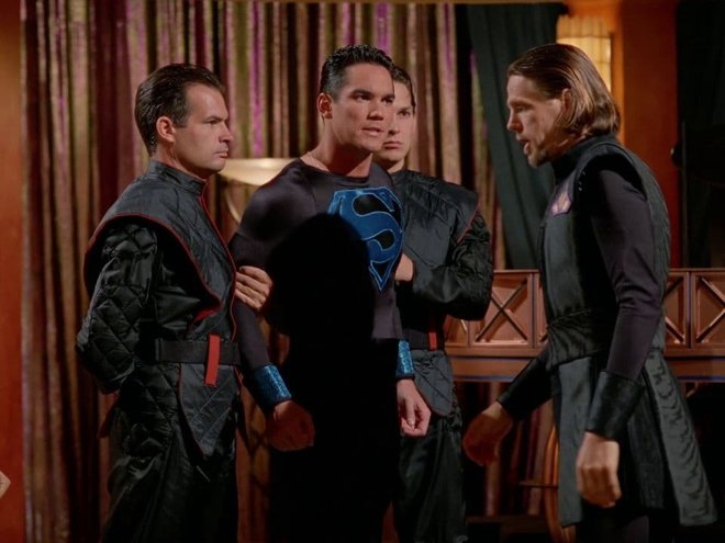 Superman - Die Abenteuer von Lois & Clark 04x01 - Invasion in Smallville
