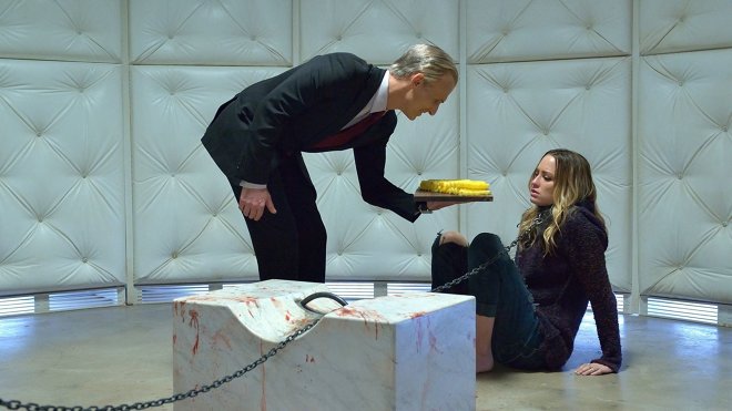 The Strain 02x11 - Mayfield Hotel