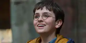 Bild zum Artikel: Harry Potter Serie: Wer spielt den legendären Poltergeist Peeves?