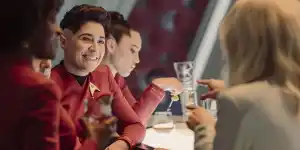 Bild zum Artikel: Strange New Worlds Staffel 4 Folge 3 „Human Best Friend“: Die Enterprise-Crew wacht mit Filmriss auf