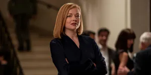 Bild zu: Sarah Snook spielt die Hauptrolle: HBO entwickelt Hitchcocks „Die Vögel“ als Miniserie