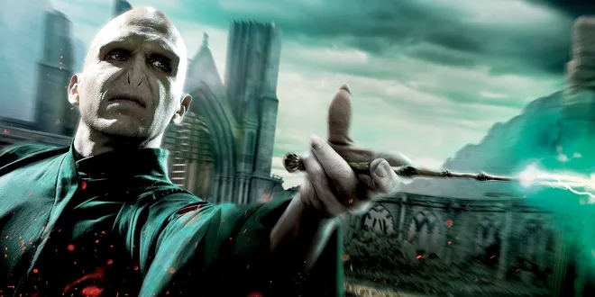 Bild zu: Lord Voldemort (Tom Riddle): Herkunft, Horkruxe und alle Darsteller